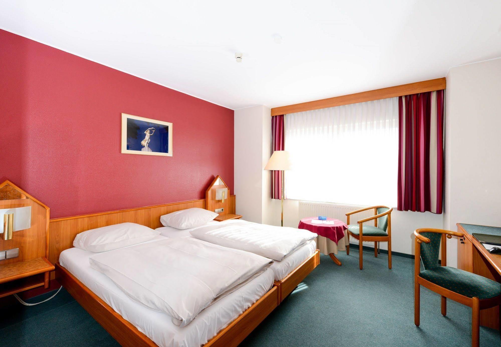Christophe Colomb Luxemburg Exterior foto