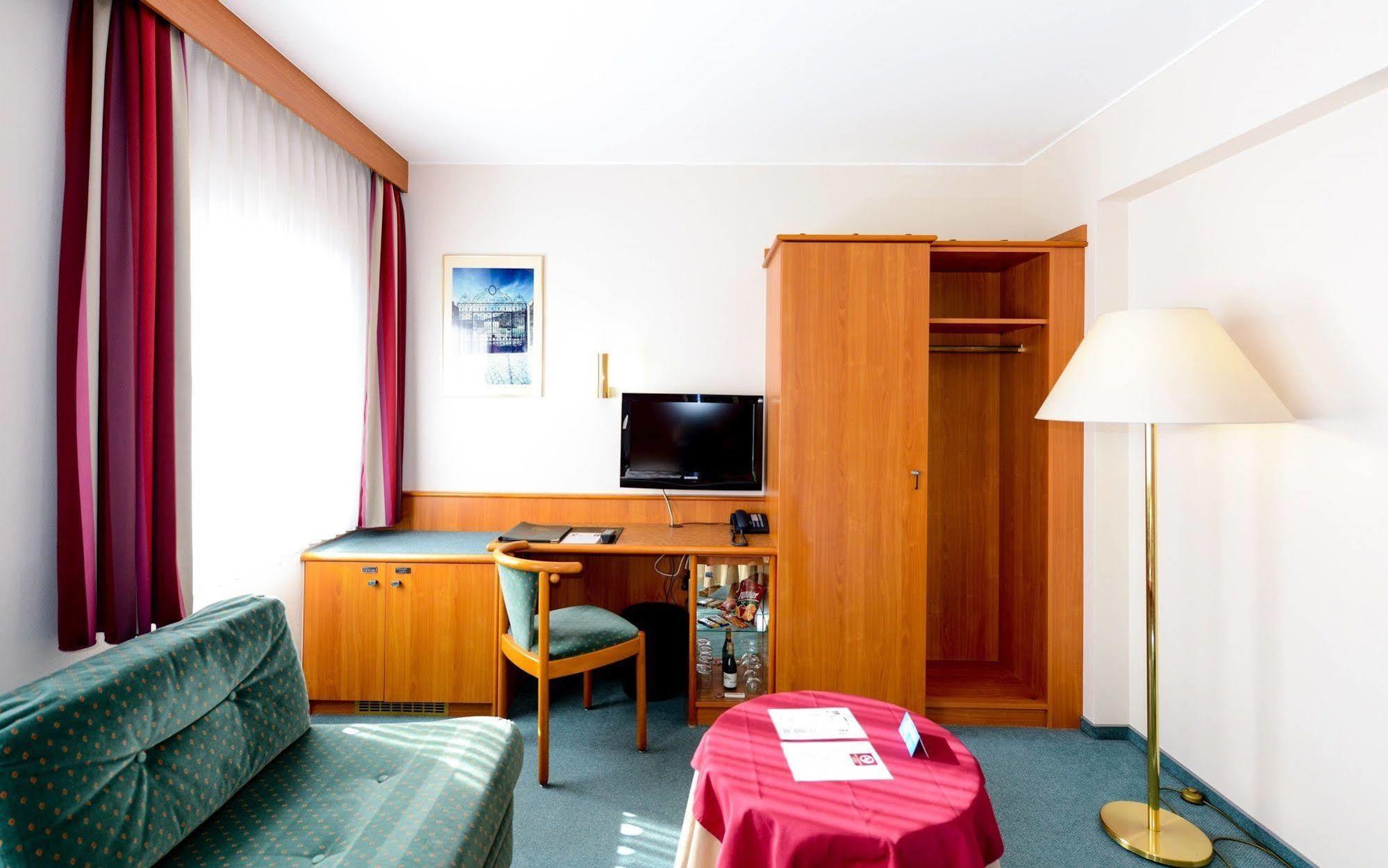 Christophe Colomb Luxemburg Exterior foto